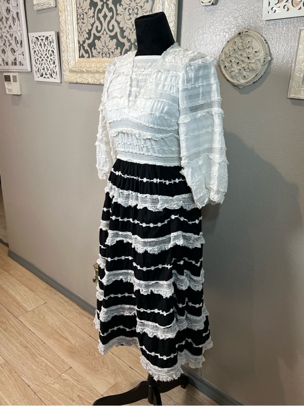 Ulla Johnson Black & White Tiered Lace A-line Midi Dress - Picture 5 of 11